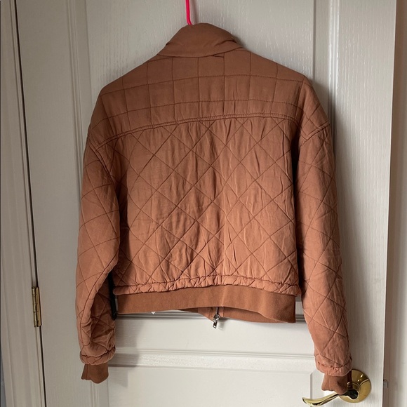 NWT Forever 21 Quilted Zip Up Camel Bomber Jacket - Picture 6 of 11